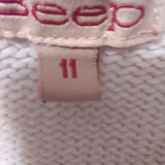 Beep hooded slip on sweater - Picture 3 of 3